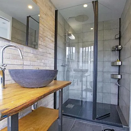 De Porticcio, Youyoube Apartmán *